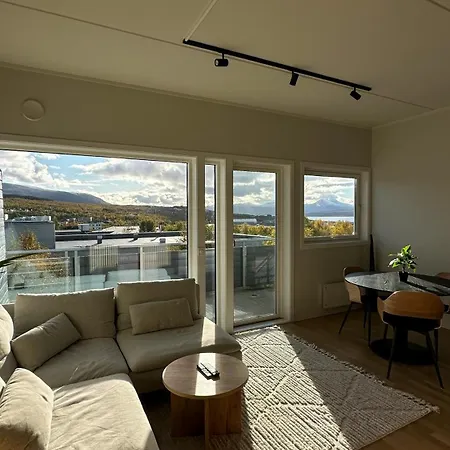 Floor With View דירה טרומסה